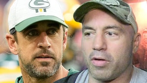 Aaron Rodgers Explains Vaccination Controversy on Joe Rogan's Podcast