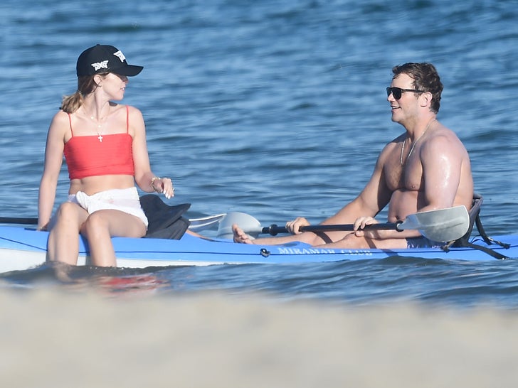 Chris Pratt, Katherine Schwarzenegger Join Rob Lowe for Paddleboarding