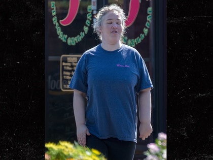 0812 mama june geno backgrid 02