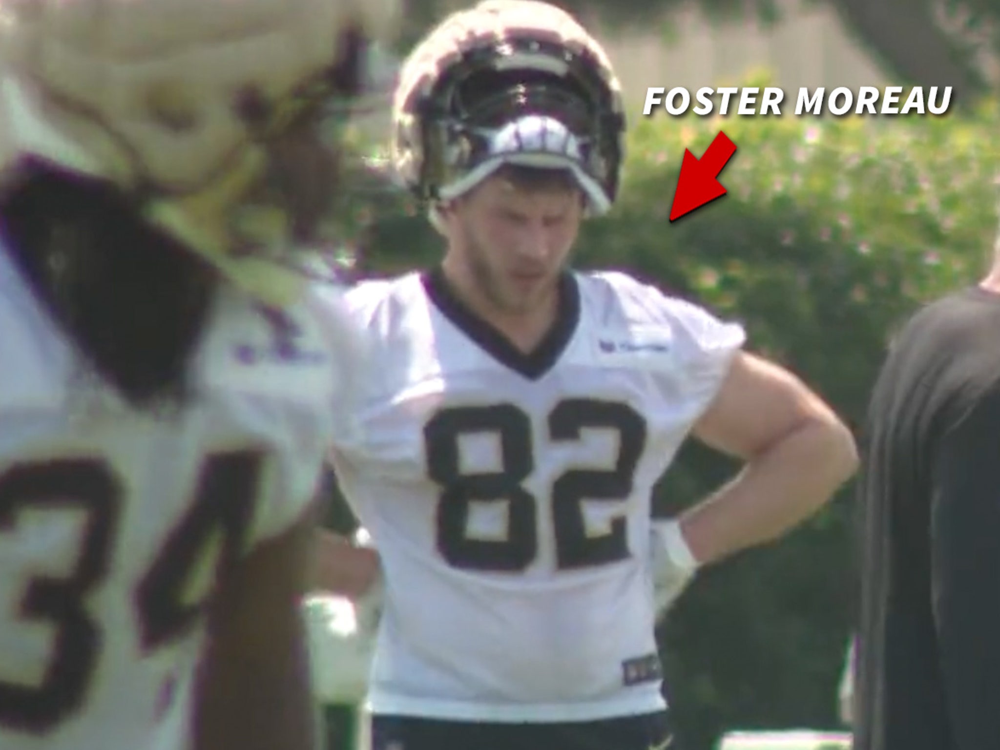 Foster Moreau signs contract with Saints months after cancer diagnosis,  plans to play in 2023