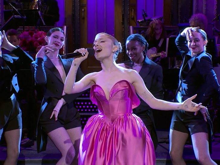 Ariana Grande Mimics Multiple Famous Female Singers in ‘SNL’ Monologue