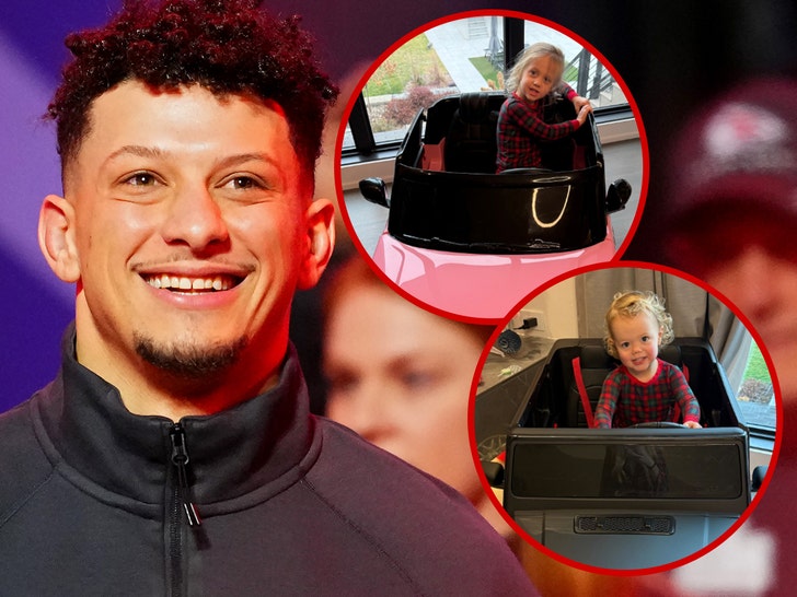 Patrick Mahomes' Kids Get Mini Cars For Christmas