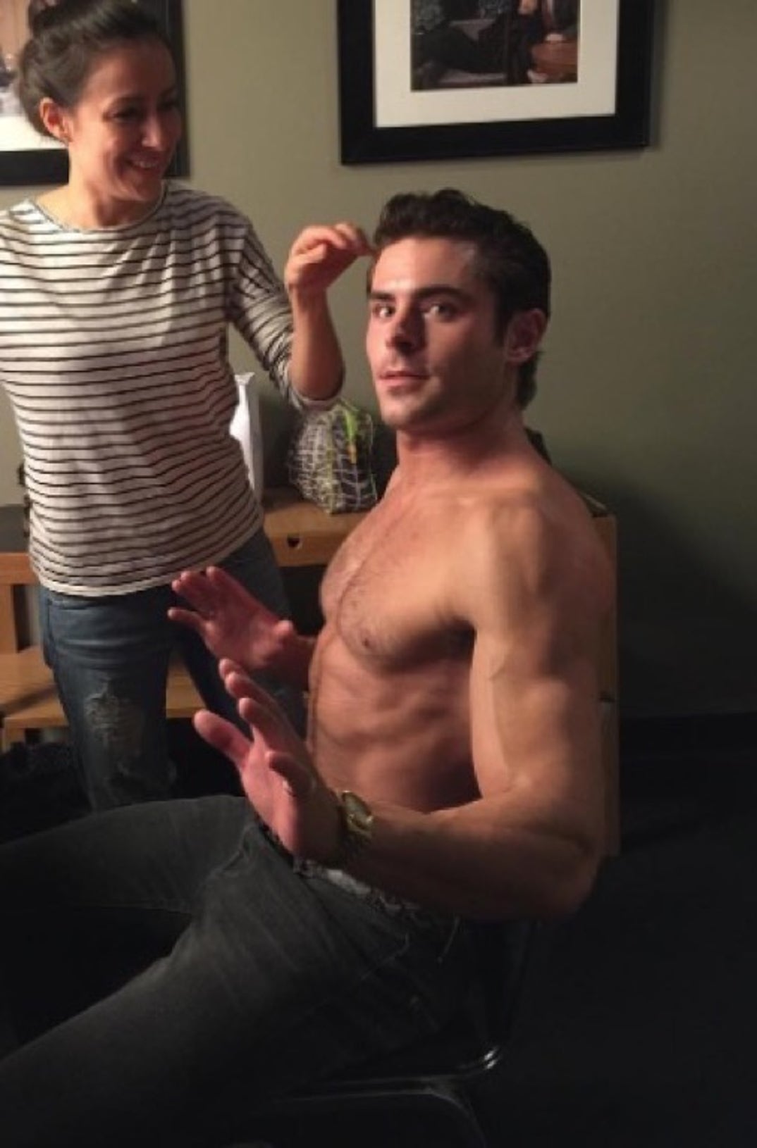 0417_zac_efron_hot_07