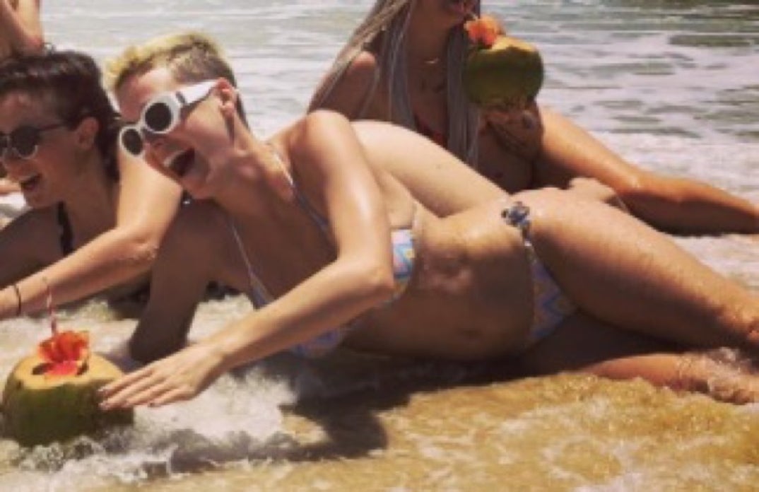 0609_katy_perry_hot_03