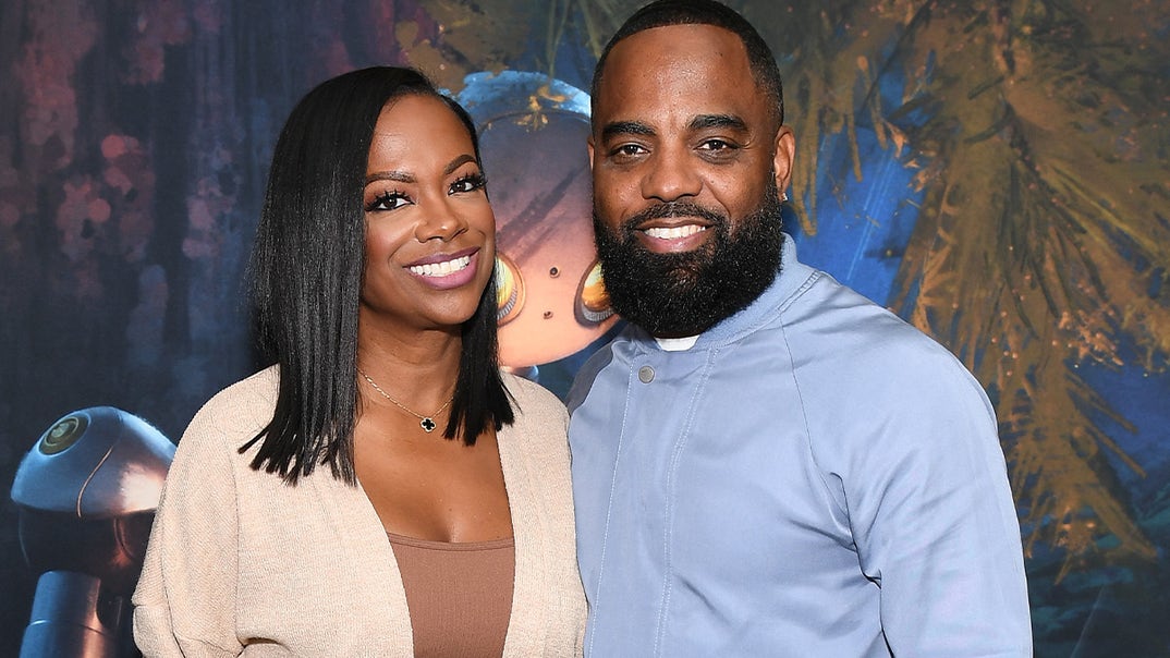 1121-Kandi-Burruss-Todd-Tucker-Happier-Times-PRIMARY
