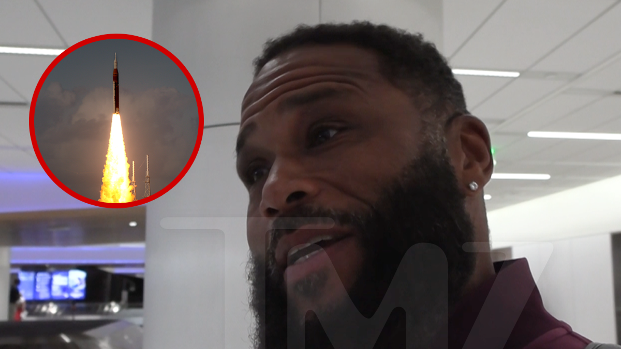 Anthony Anderson zegt dat de maanmissie geld verspilt: los eerst de problemen op de aarde op