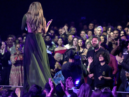 jennifer lopez iHeartRadio music awards