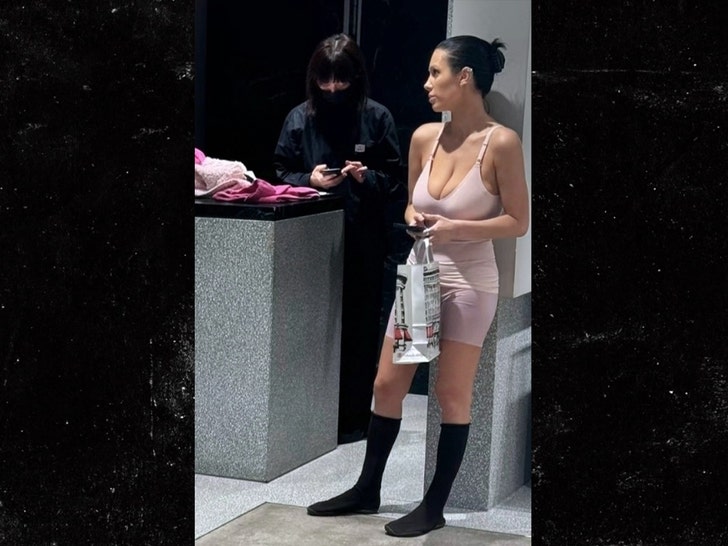 Kanye West and Bianca Censori in Tokyo Backgrid 4