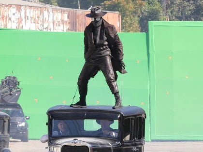 Spider-Man Noir Suit Spoiler photos