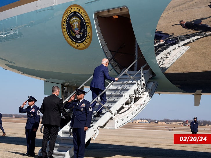 Why Biden is now routinely taking the short stairs up to Air Force One : NPR