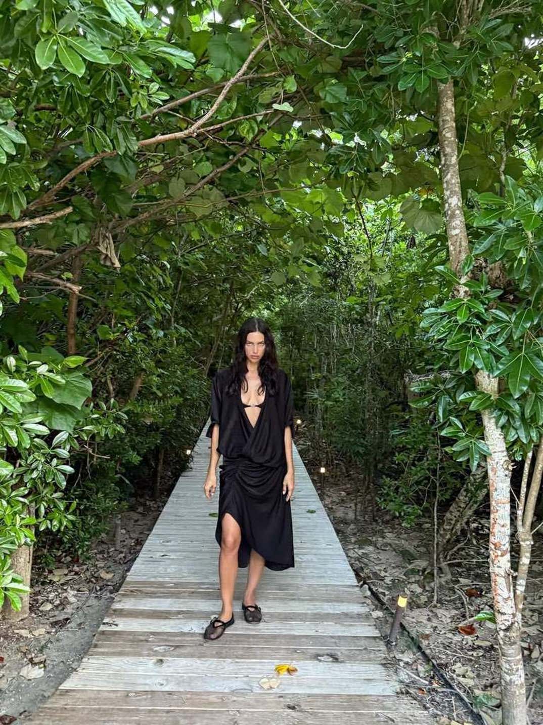 Irina Shayk Bikini Vacay 9