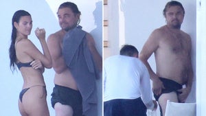 Leonardo DiCaprio Has A Jellyfish Sting With His Girlfriend Vittoria Ceretti