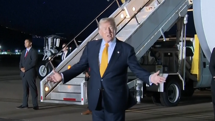 070926 trump air force one kal