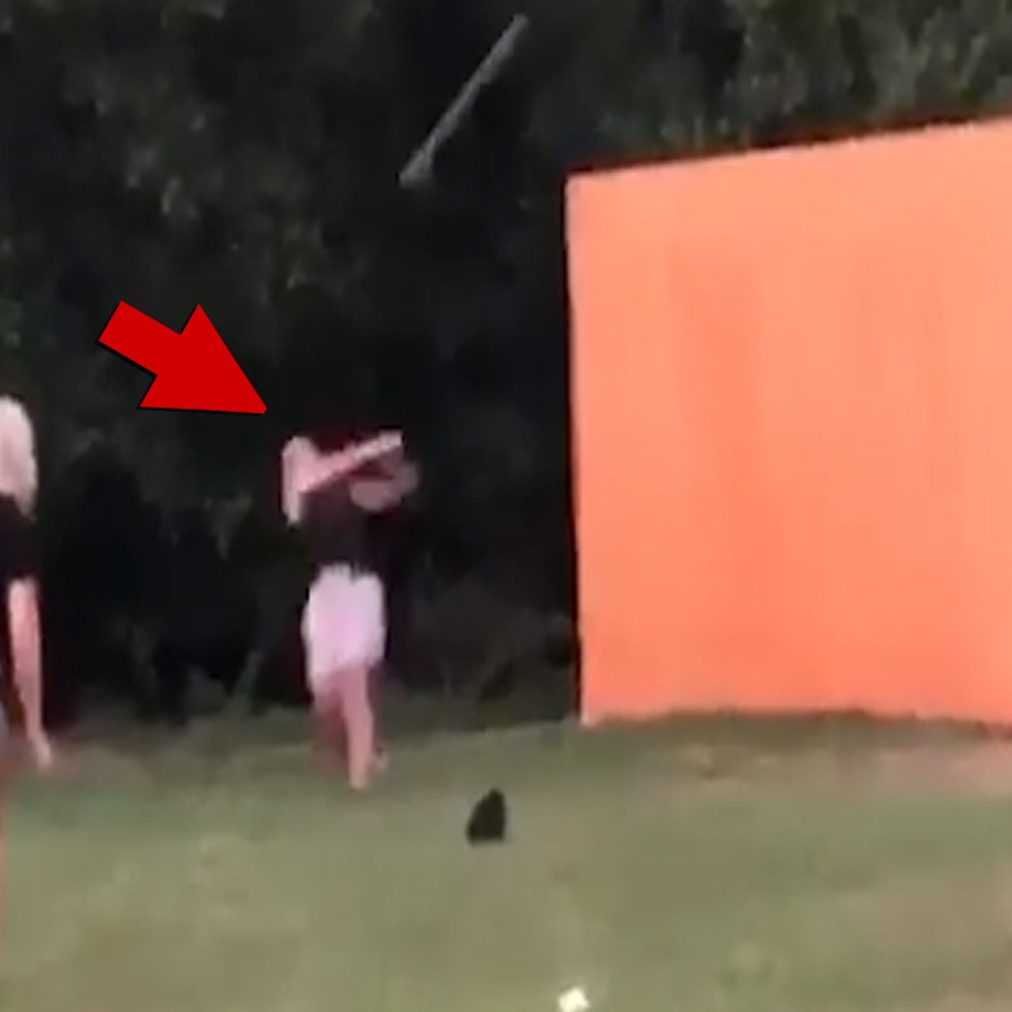 Watch Mike Trout's amazing golf trick from inside his house
