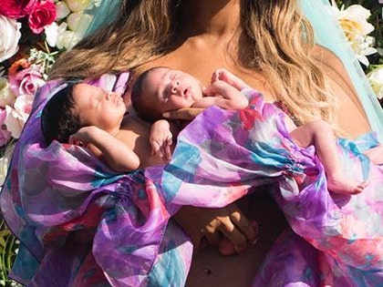 0714-beyonce-twins-closeup-instagram-3