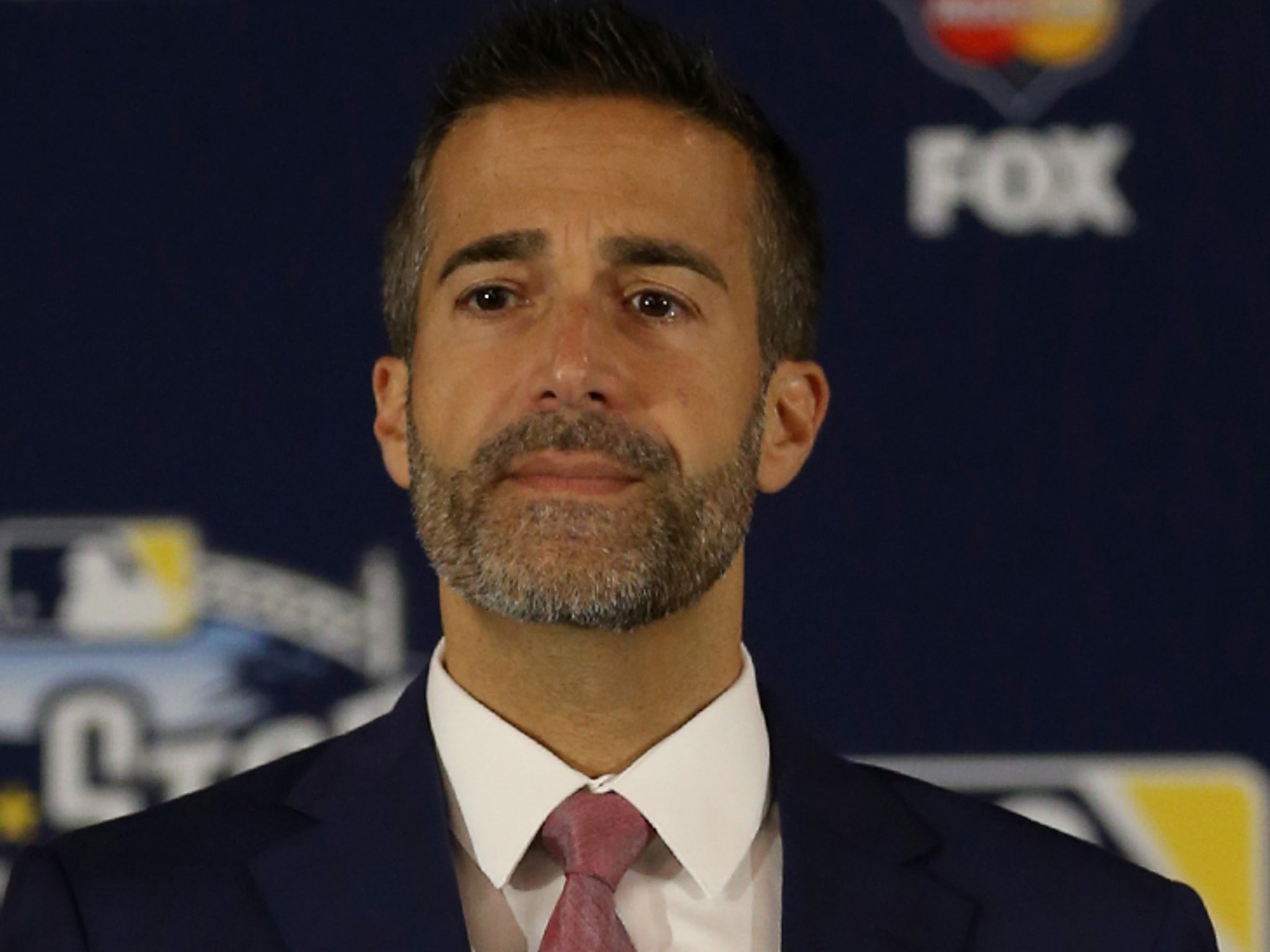 Video: Matt Vasgersian calls out 'annoying' screaming Yankees fan