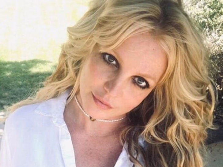 Britney Spears nghỉ hưu khỏi âm nhạc, quản lý Larry Rudolph nói từ chức
 | Làm kinh doanh