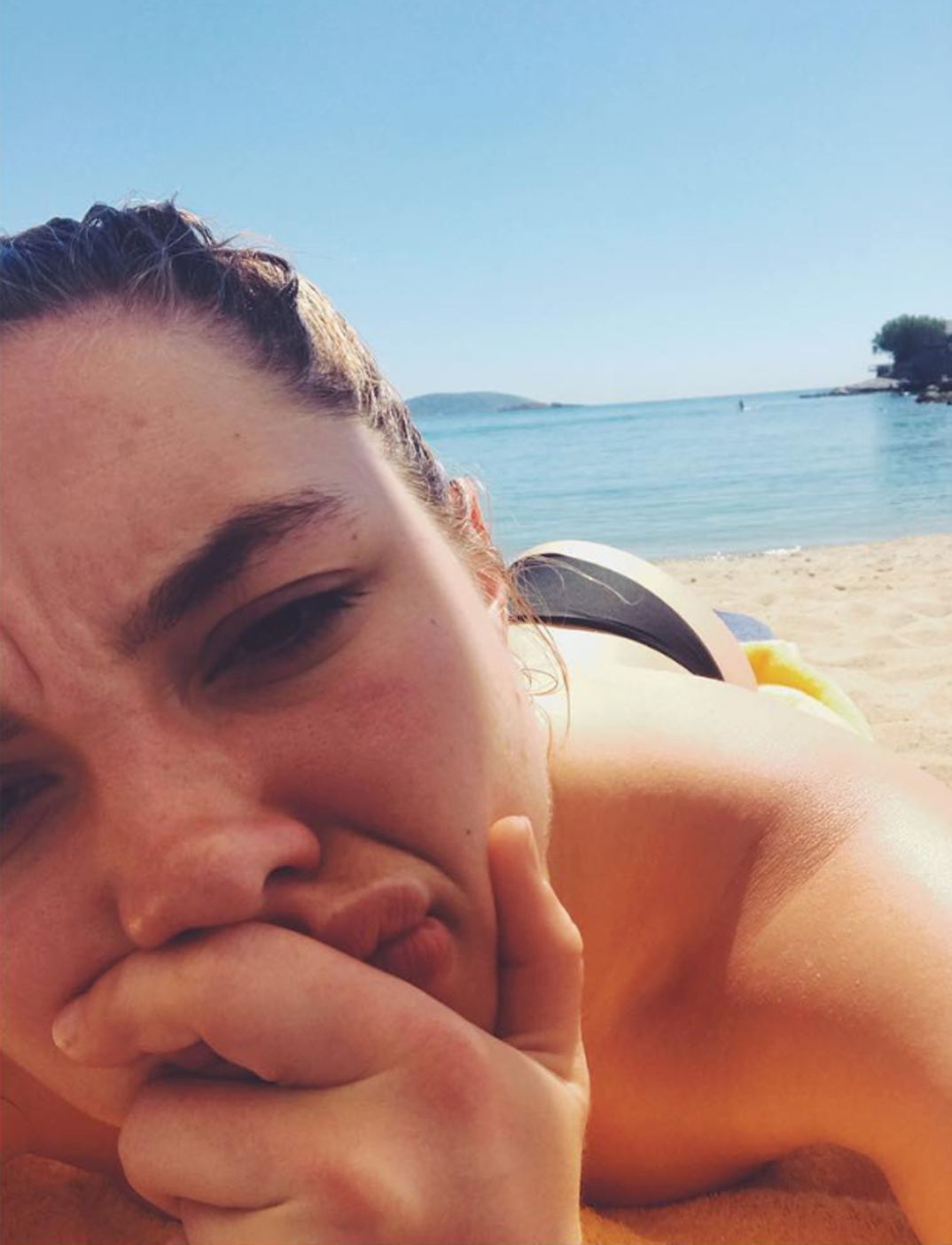 florence-pugh-hot-photos2