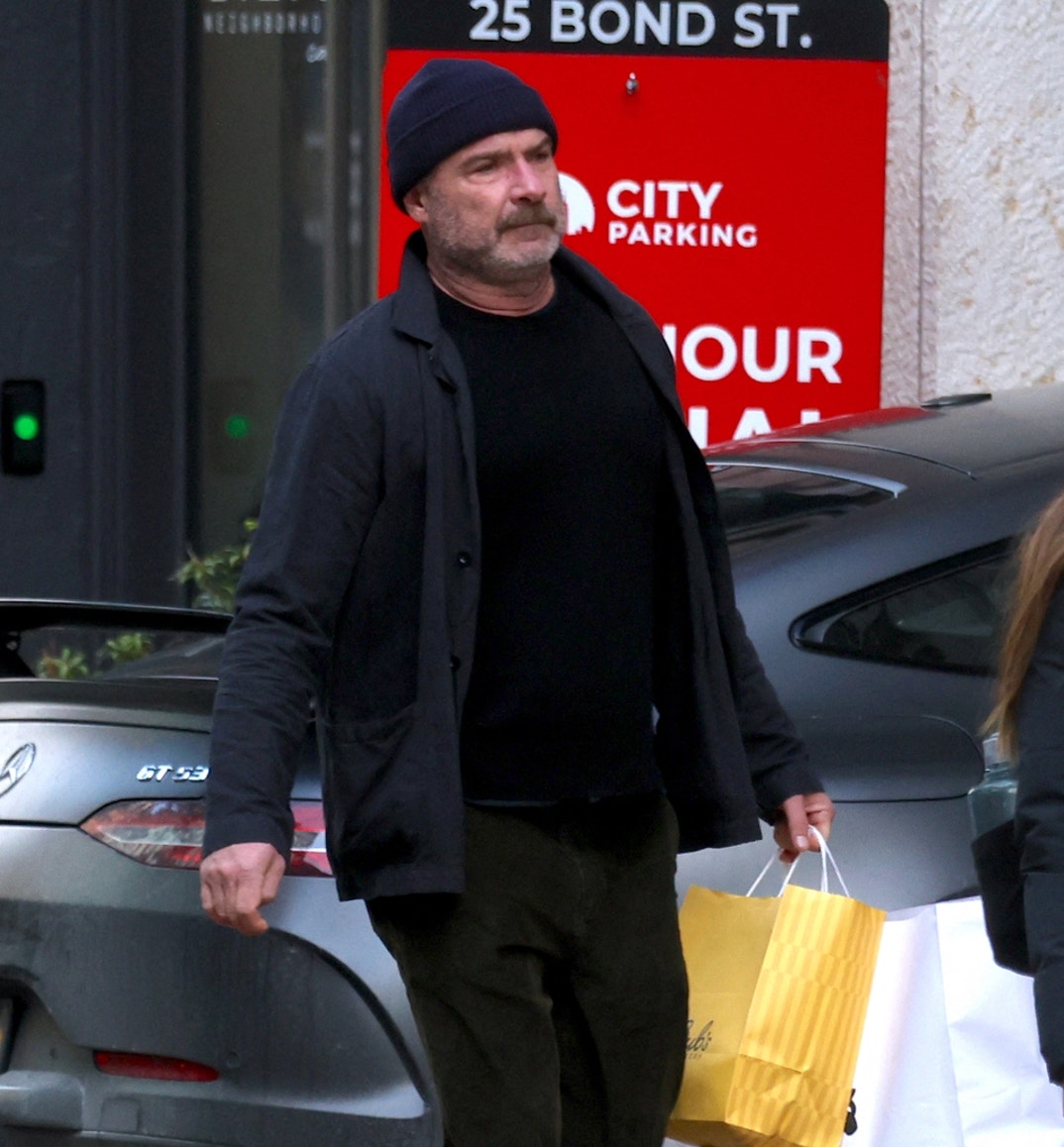 Liev Schreiber Spotted in Public for First Time Since Hospitalization  7