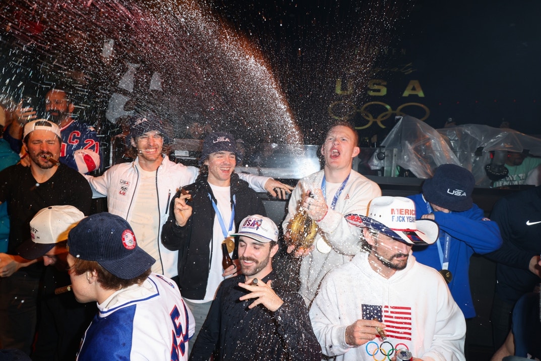 US Hockey Team Celebrate Gold 16