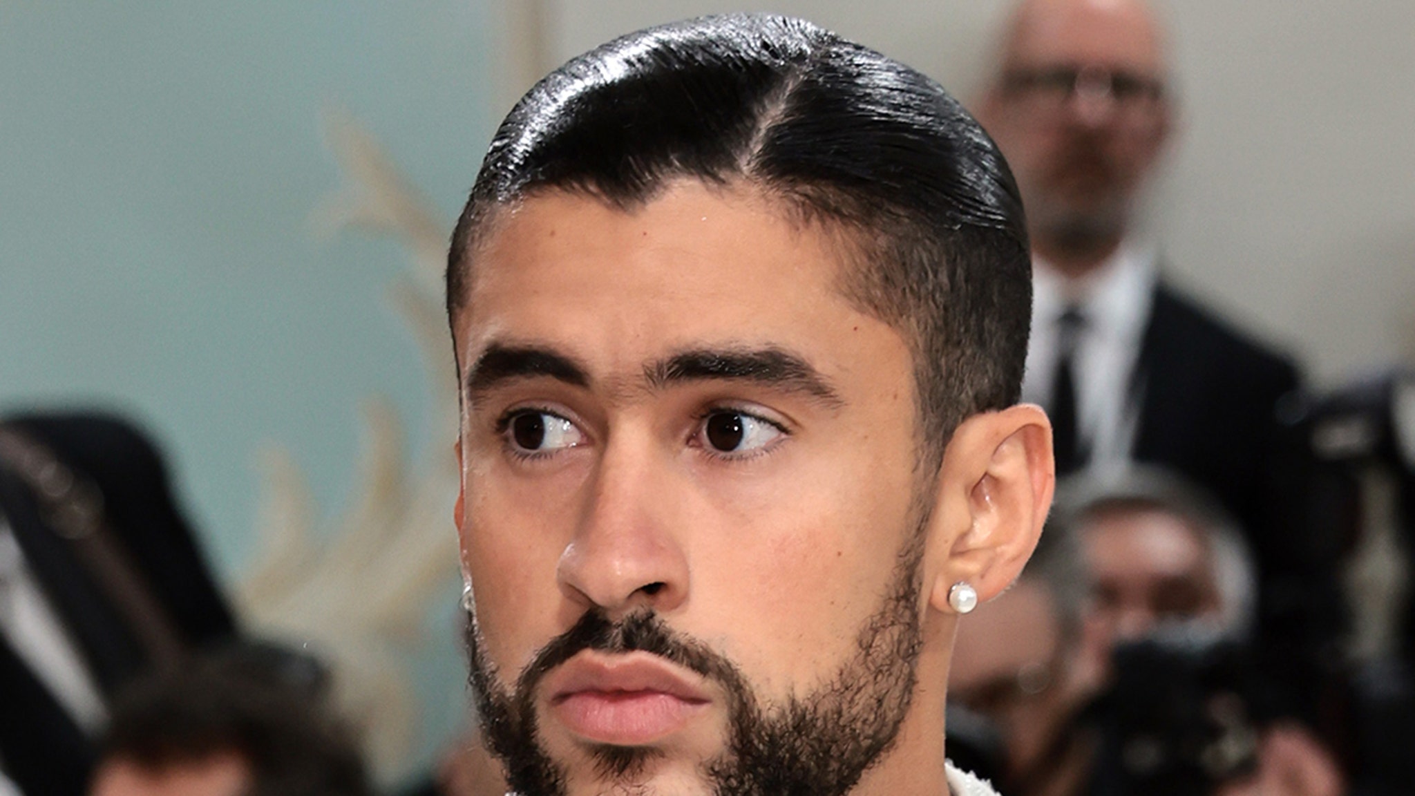 Bad Bunny Lays Hands on Museum Exhibit, Prompting Official Scolding Bad Bunny Lays Hands on Museum Exhibit, Prompting Official Scolding