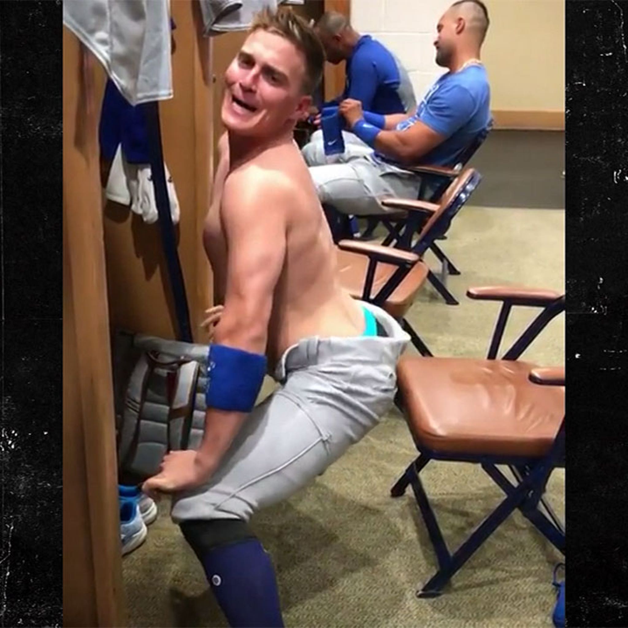Dodgers' Kiké Hernandez Twerks Like A Stripper After Walk-off Hit