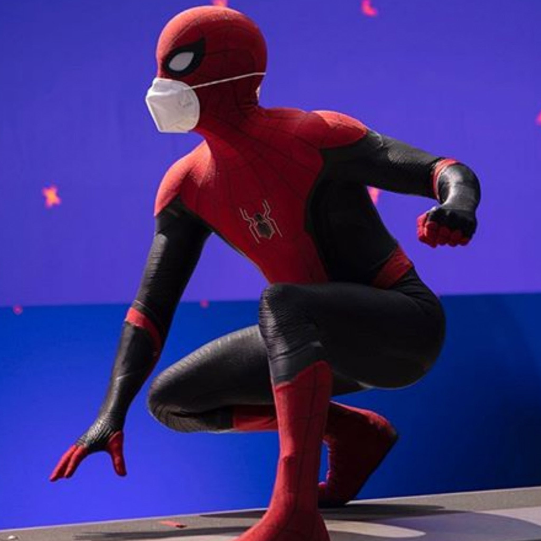 Tom Holland Promotes Wearing Masks with New Spider-Man Pic