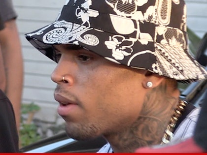 Chris brown bucket hat 2025
