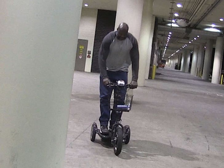 122020_shaq_scooter-2