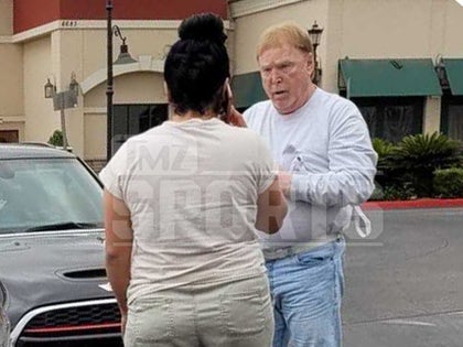 Raiders-Owner-Mark-Davis-In-Parking-Lot-Crash-photos-7