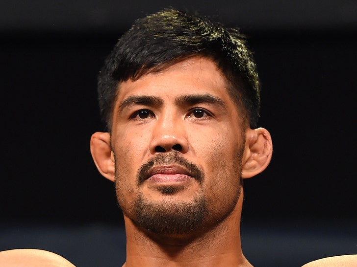 UFC's Mark Munoz Placed On Admin Leave From H.S. Job After Letting Kids Box Each Other.jpg