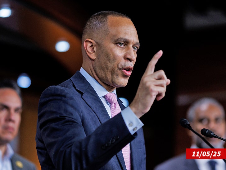 Hakeem Jefferies para cima Getty Swipe