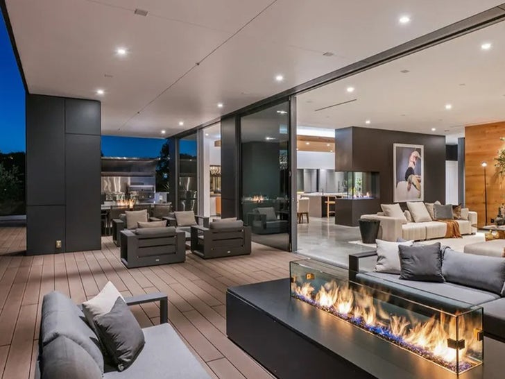 1229-Gene-Simmons-Beverly-Hills-Home-For-Sale-Sub3