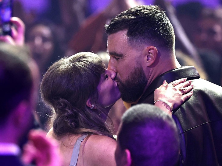 Taylor Swift e Travis Kelce Shutterstock 1