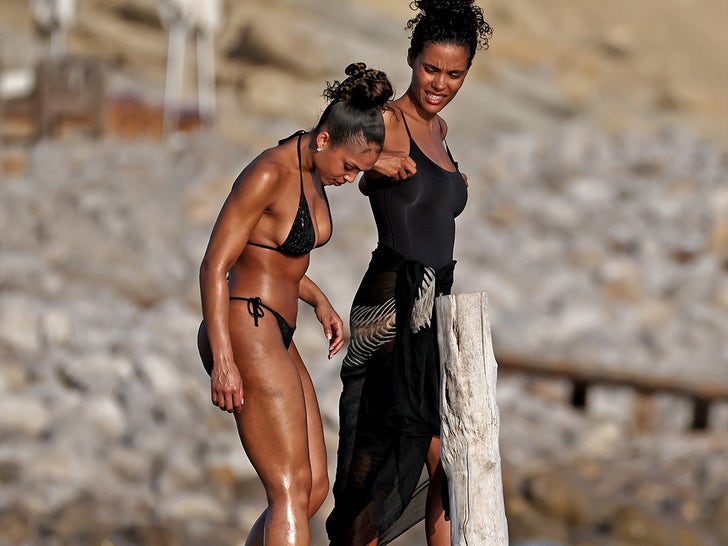 0814-Lori-Harvey-Tina-Kunakey-Dip-In-Ibiza-Sub1