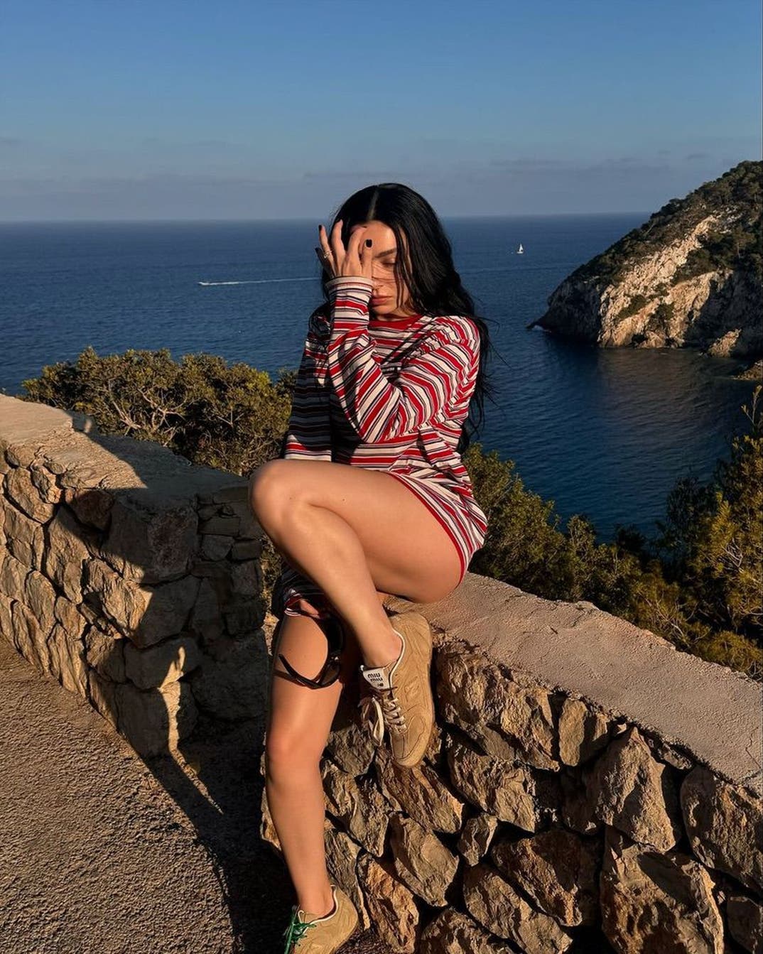 0726 Charli XCX Hot Shots 15