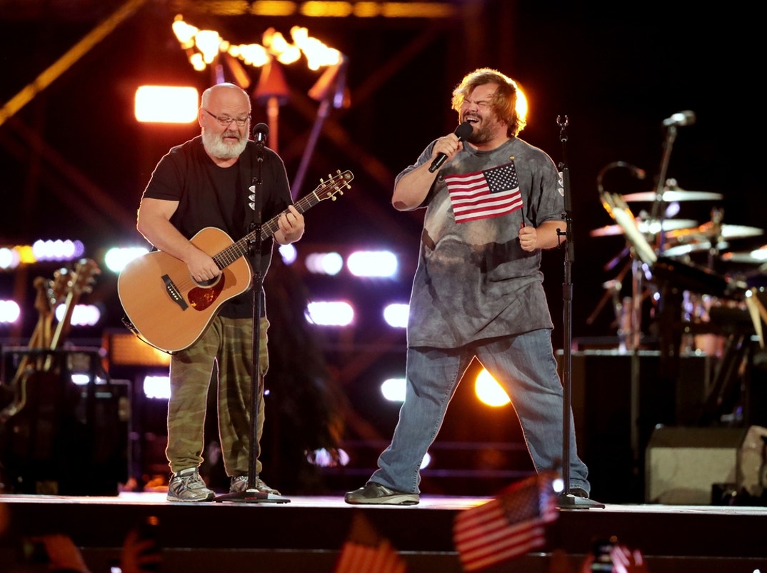 Tenacious D Performance Photos 3