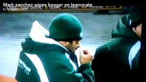 NY Jets QB Picks His Nose, Wipes It on Teammate