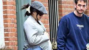 0519-Cassie-Ventura-Pregnant-With-BF-PRIMARY