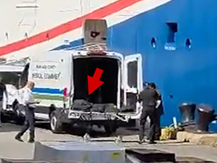 110925_carnival_cruise_death_stretcher