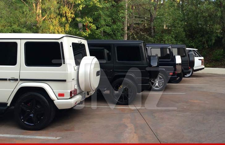 Kardashians -- We Don't Need Blac Chyna's Used G-Wagon We :: 0817-kardashians-g-wagons-1