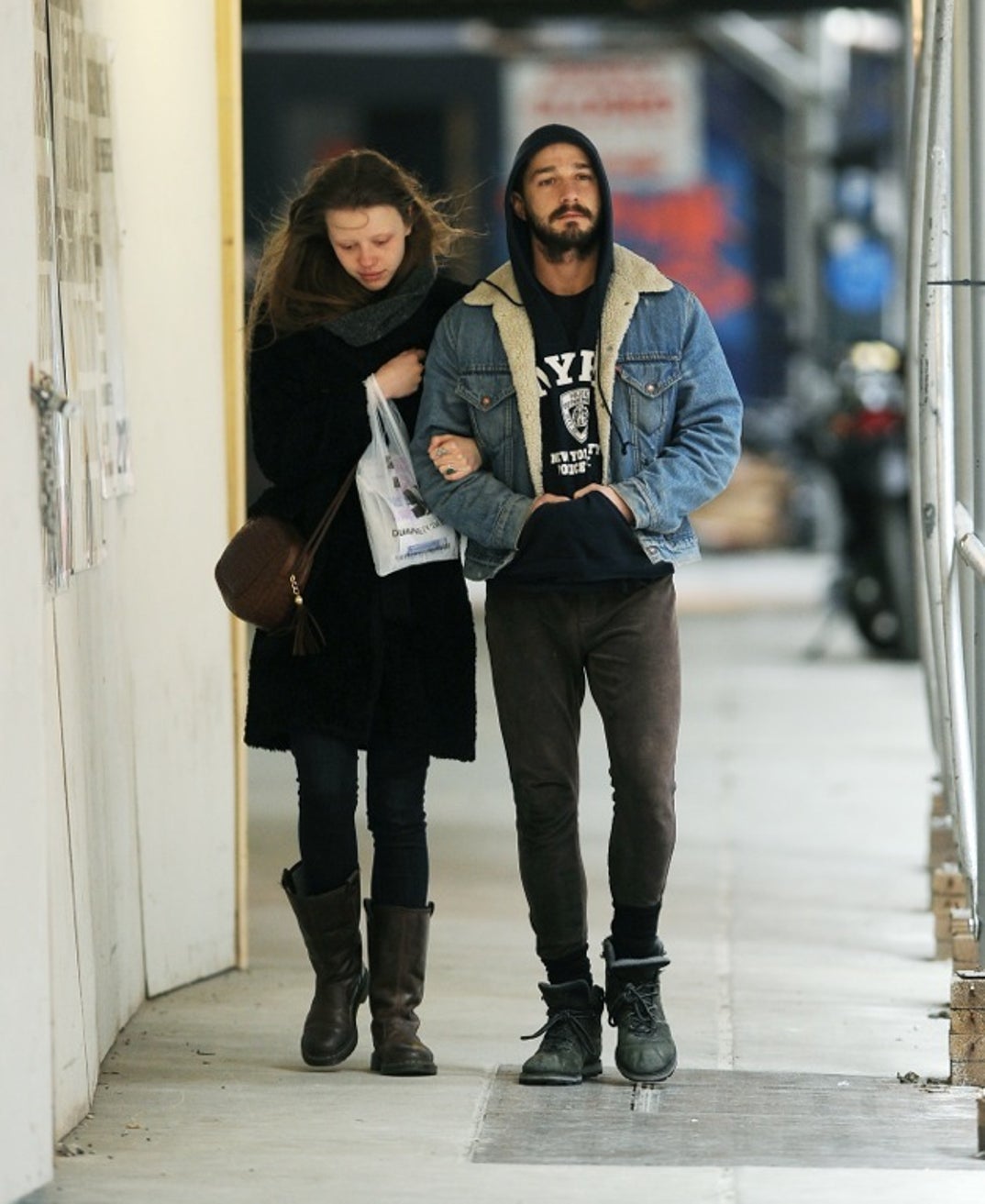 mia_shia_together09