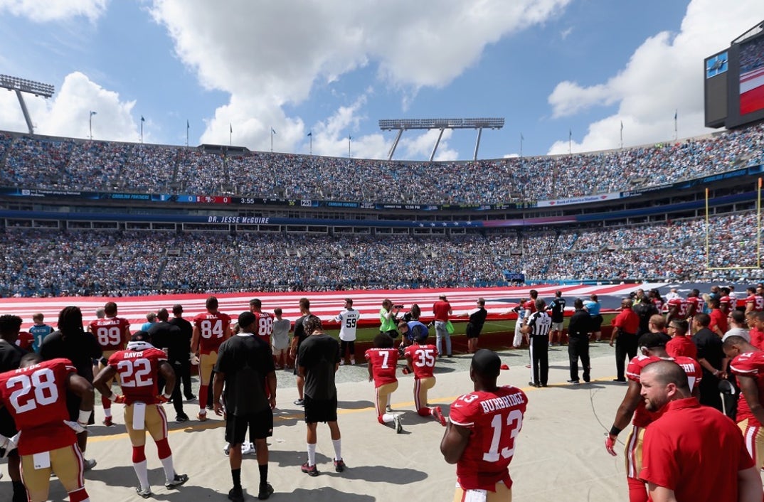 colin kaepernick kneeling football 49ers photos-13