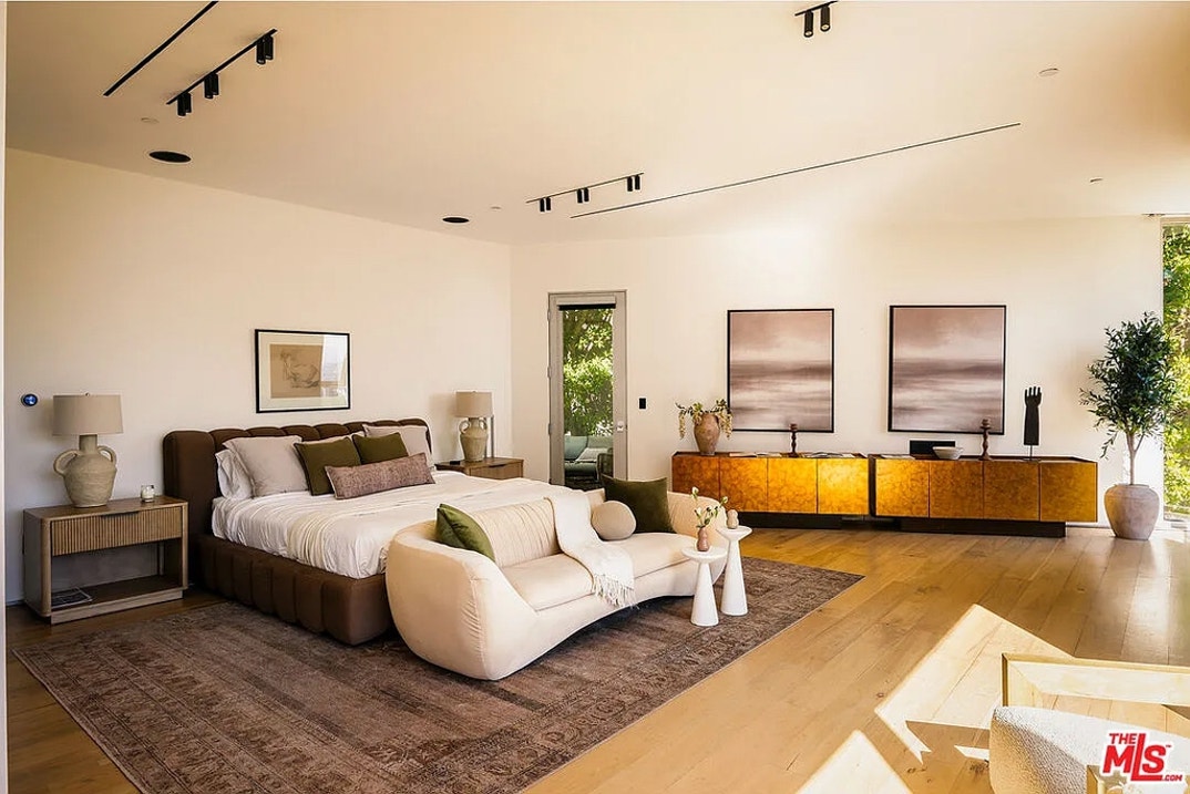 Christine Quinn and Christian Dumontet Home 13