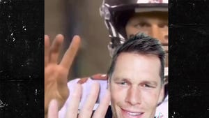 Tom Brady Mocks Infamous 4th Down Mixup, I’ve Never Been So Confused!