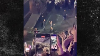 021024_taylor_swift_stadium-kal