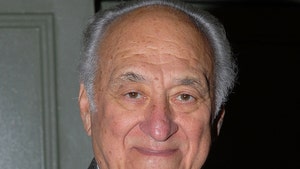 Jerry Adler Died August 22, 2025