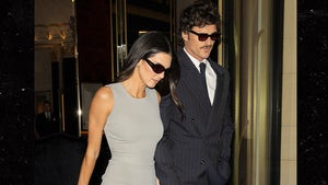 0821-Kendall-Jenner-Jacob-Elordi-Dinner-London-PRIMARY