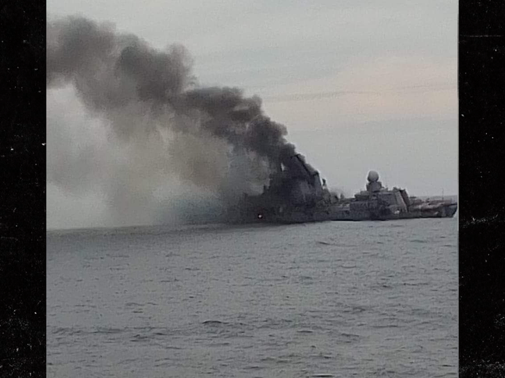 Rus Savaş Gemisi Ukrayna Füze Saldırısının Ardından Batan Göründü