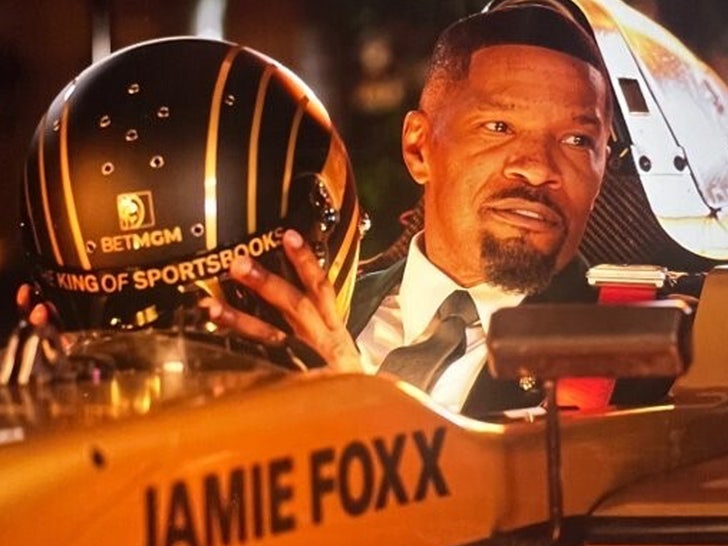 Jamie Foxx İş Başına Döndü, Reklamı Bu Hafta Las Vegas'ta Çekildi